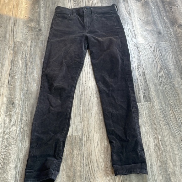 Gap Women’s Black Velvet True Skinny High Rise Pants, size 27R - Picture 6 of 10